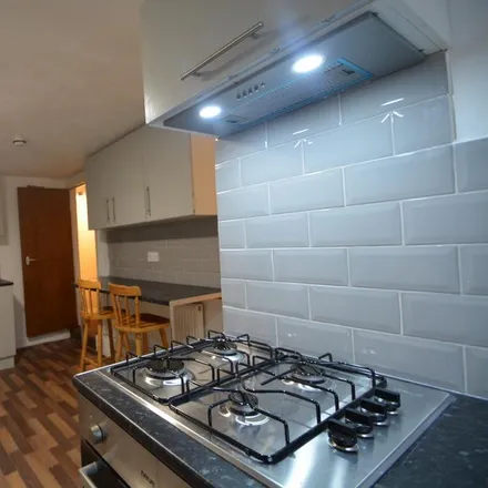 Rent this 6 bed house on Richmond Avenue in Leeds, LS6 1BZ