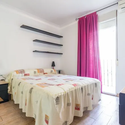 Rent this 4 bed room on Carrer de Molina de Segura in 4, 46018 Valencia