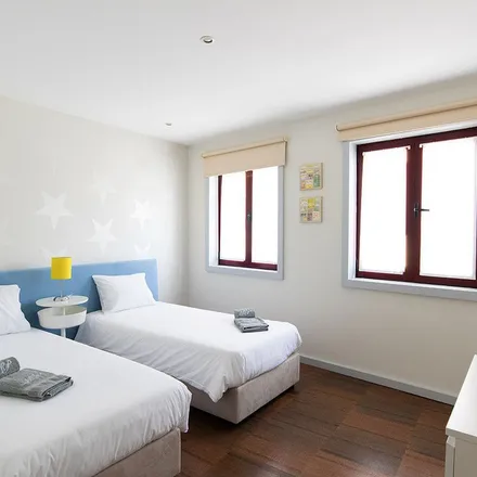 Rent this 3 bed apartment on Rua Diogo Cassels 238 in 4430-046 Vila Nova de Gaia, Portugal