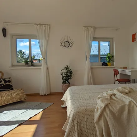 Rent this 2 bed apartment on Veltener Straße 43 in 14612 Falkensee, Germany
