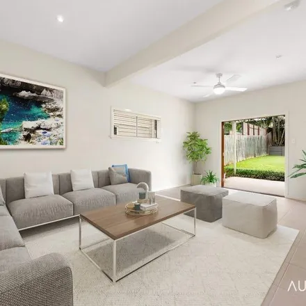 Image 2 - 143 Morehead Avenue, Norman Park QLD 4170, Australia - Apartment for rent