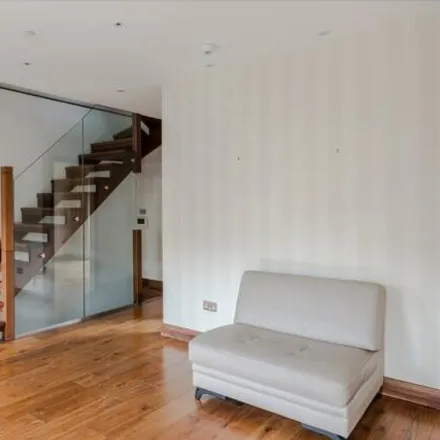 Image 9 - 32 Abbey Road, London, NW8 9AU, United Kingdom - Townhouse for sale