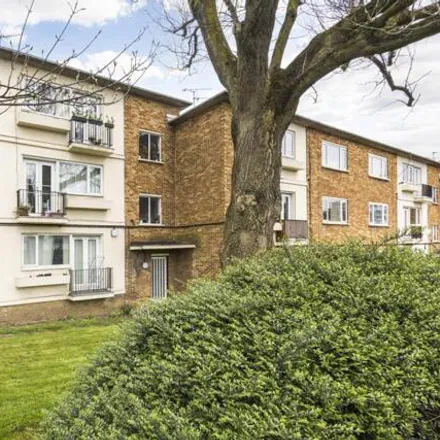 Buy this 3 bed apartment on Great North Way in London, NW4 1AU