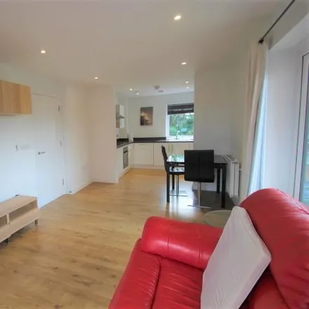 Image 3 - Peak House, 2 Ridge Place, London, BR5 3FL, United Kingdom - Apartment for rent
