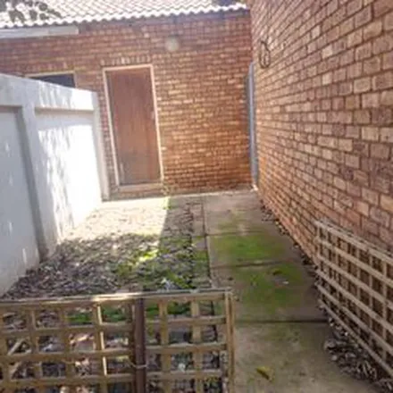 Image 3 - Rooihartbees Avenue, Theresapark, Pretoria, 0155, South Africa - Apartment for rent