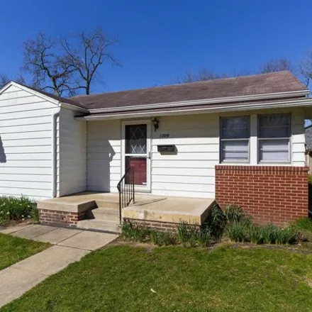 Buy this 2 bed house on Obrien Street in South Bend, IN 46628