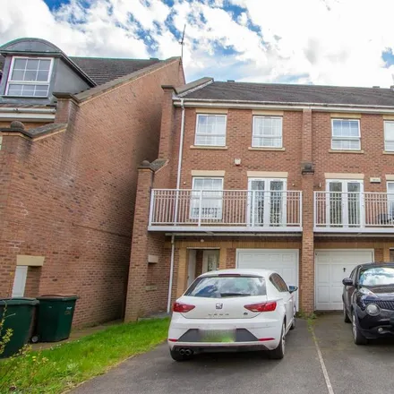 Rent this 4 bed townhouse on 22 Gillquart Way in Coventry, CV1 2UE