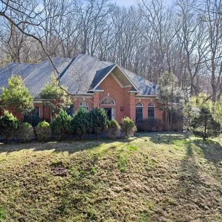 Image 2 - 1130 Crater Hill Drive, Forest Hills, Davidson County, TN 37215, USA - House for sale