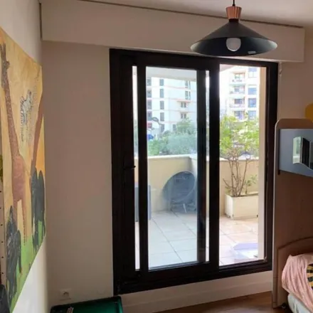 Rent this 2 bed condo on 92300 Levallois-Perret