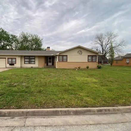 Buy this 3 bed house on 3119 Briggs Avenue in Winway, Parsons