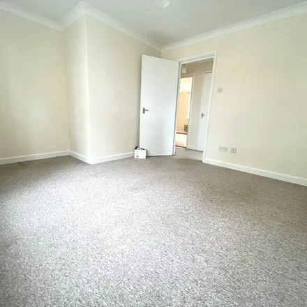 Image 5 - Walled Meadow, Andover, SP10 2RL, United Kingdom - Apartment for rent