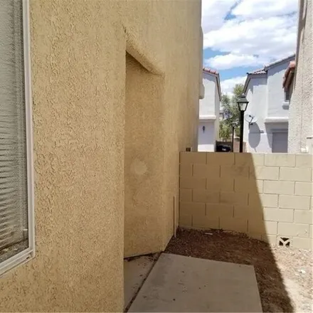 Image 2 - 3137 Inlet Bay Avenue, North Las Vegas, NV 89031, USA - House for sale