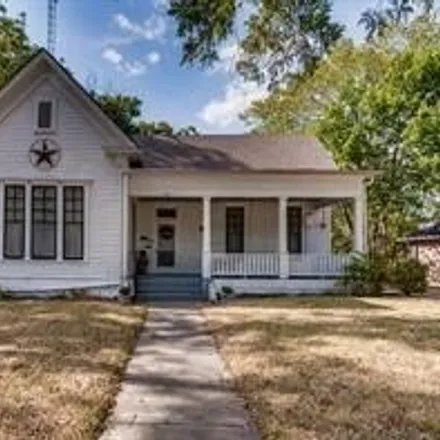 Buy this 3 bed house on 766 West 3rd Avenue in Corsicana, TX 75110