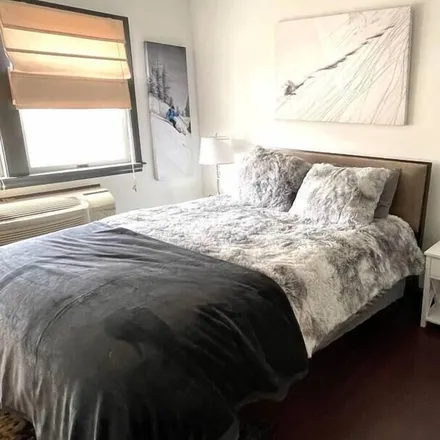 Rent this 2 bed apartment on Hancock