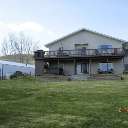Image 2 - 916 Valley View Dr, Great Falls, Montana, 59404 - House for sale