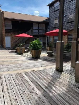Rent this 1 bed apartment on 312 Live Oak Street in Metairie, LA 70005