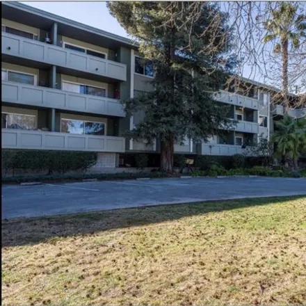 Buy this 1 bed condo on 1458 Hudson Street in Redwood Junction, Redwood City