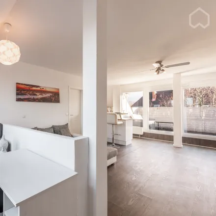 Rent this 2 bed apartment on Marienthaler Straße 17 in 20535 Hamburg, Germany