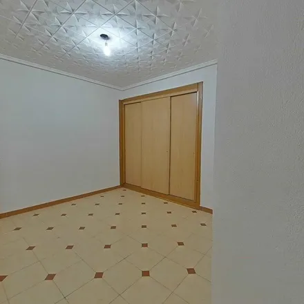 Image 2 - Carrer de Benicàssim, 46013 Valencia, Spain - Apartment for rent