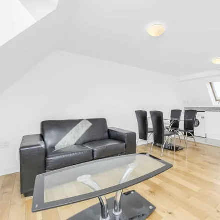 Rent this 1 bed apartment on 406-408 Uxbridge Road in London, W12 0NP