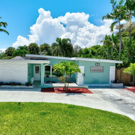 Buy this 3 bed house on 1927 Cypress Avenue in Fort Pierce, FL 34949