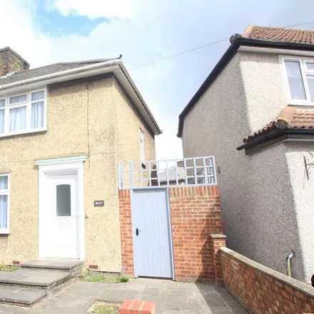 Rent this 3 bed house on Fitzstephen Road in London, RM8 2YB