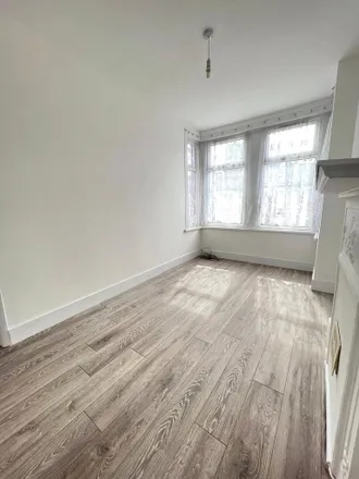 Image 5 - 340 Green Street, London, E13 9AR, United Kingdom - Apartment for rent