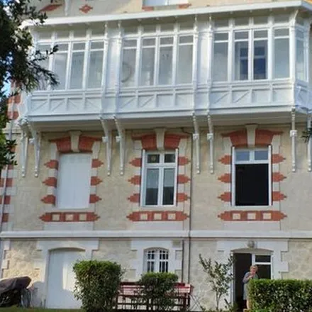 Rent this 3 bed apartment on 52 Rue des Mérics in 33120 Arcachon, France