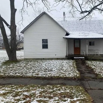 Buy this 2 bed house on 727 South 20th Street in Centerville, IA 52544