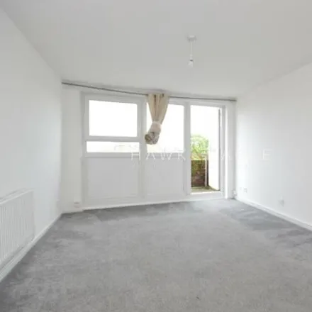 Rent this 2 bed apartment on 21-38 Lipton Road in Ratcliffe, London