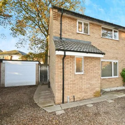 Buy this 3 bed duplex on Lindholme Road in Lincoln, LN6 3RQ