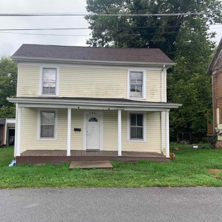 Rent this 3 bed house on 906 Wolf Street in Narrows, VA 24124