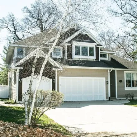 Buy this 6 bed house on 461 Hillcrest Drive in Fontana-on-Geneva Lake, Fontana-on-Geneva Lake