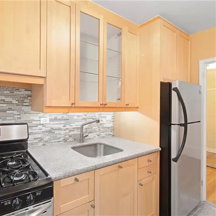 Image 2 - 1802 Ocean Parkway, New York, NY 11223, USA - Condo for sale