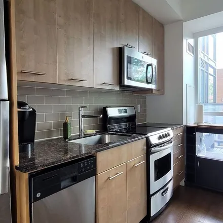 Image 2 - Firkin on Danforth, Danforth Avenue, Old Toronto, ON M4C 1J9, Canada - Apartment for rent