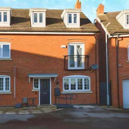 Buy this 5 bed townhouse on Muirfield Close in Lincoln, LN6 0FQ