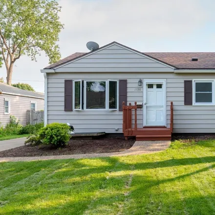 Buy this 3 bed house on 1718 Byron Avenue in Waterloo, IA 50702