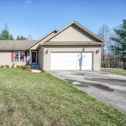 Buy this 2 bed house on 1407 Kawa Circle in Cumberland County, TN 38572