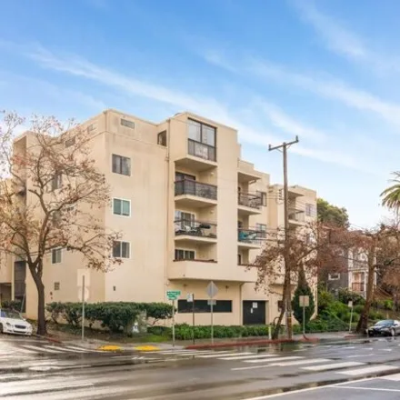 Buy this 1 bed condo on 155 Pearl Street in Oakland, CA 94611
