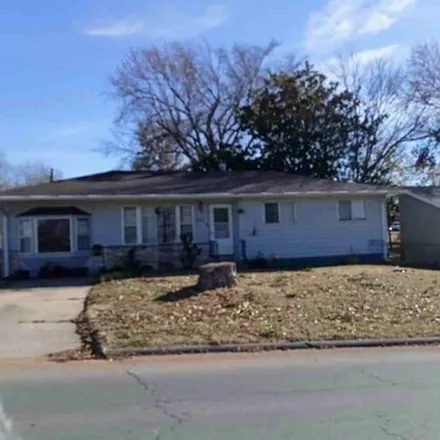 Buy this 3 bed house on 1822 East 8th Street in East Joplin, Joplin