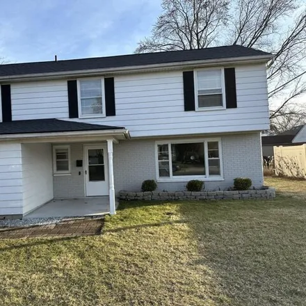 Buy this 3 bed house on 147 Dover Road in Springfield, OH 45504