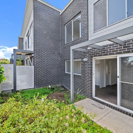 Rent this 3 bed townhouse on Australian Capital Territory in Henry Kendall Street, Franklin 2913