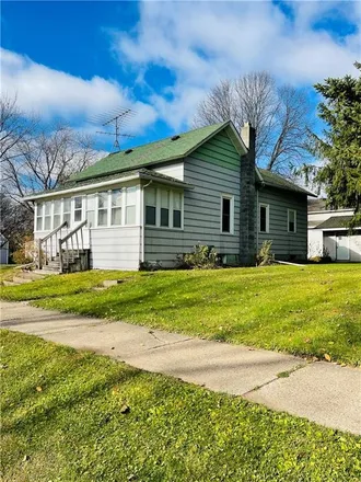 Buy this 2 bed house on 204 West Stanley Street in Thorp, Clark County