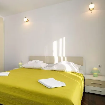 Rent this 2 bed apartment on 21315 Općina Dugi Rat