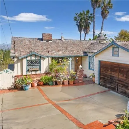 Image 2 - 22289 Cass Avenue, Los Angeles, CA 91364, USA - House for sale