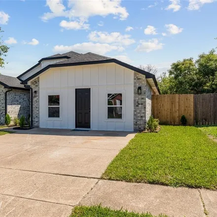 Buy this 5 bed house on 1504 Endicott Drive in Arlington, TX 76018