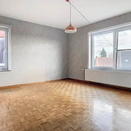 Rent this 1 bed apartment on Hoogleedsesteenweg 311 in 8800 Roeselare, Belgium