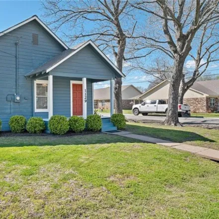 Buy this 2 bed house on 819 West 12th Street in Bonham, TX 75418