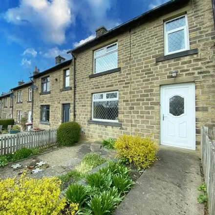 Rent this 3 bed townhouse on South View Terrace in Grange Moor, WF4 4DZ