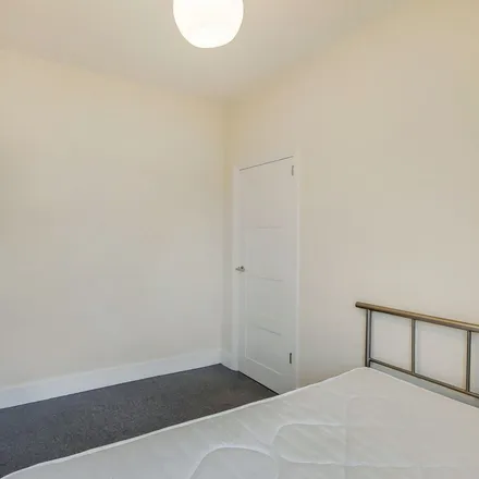 Rent this 4 bed apartment on Glenwood Road in London, N15 3JR